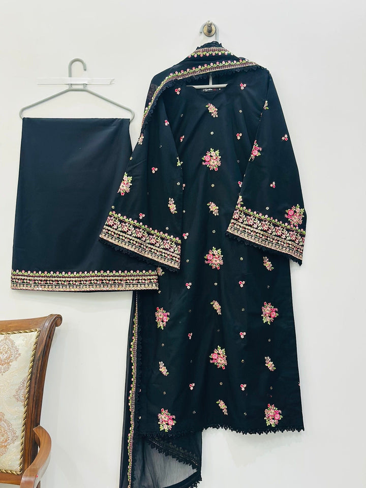 KAJAL Pure Lawn Embroidered 3 Piece Dress – LF-KJ-030