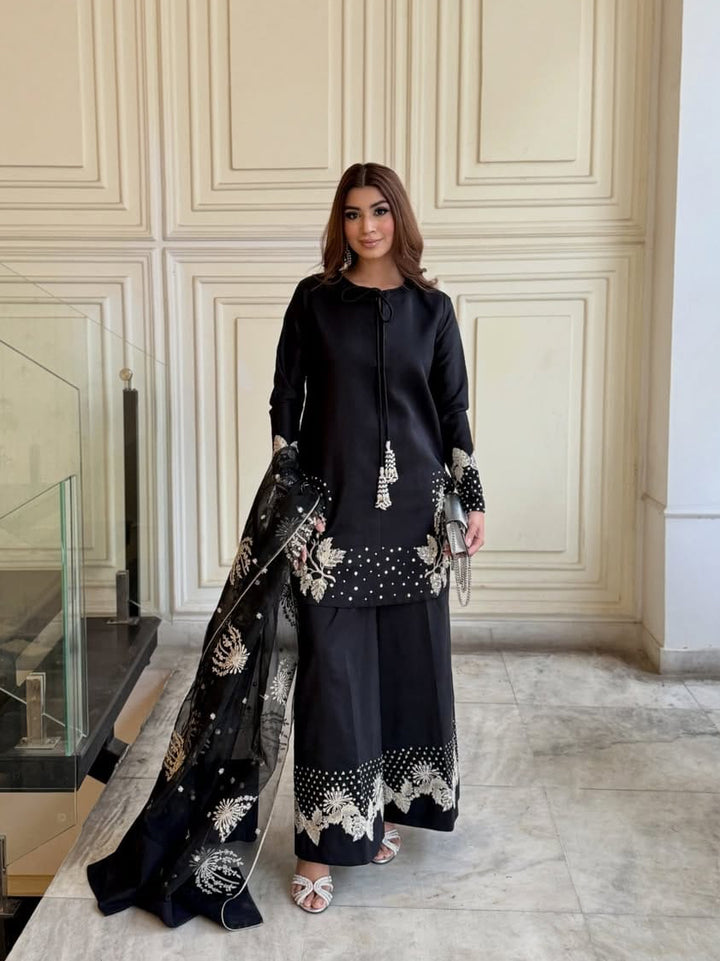 NOIR GRACE Pure Lawn Embroidered 3 Piece Dress – LF-NG-012