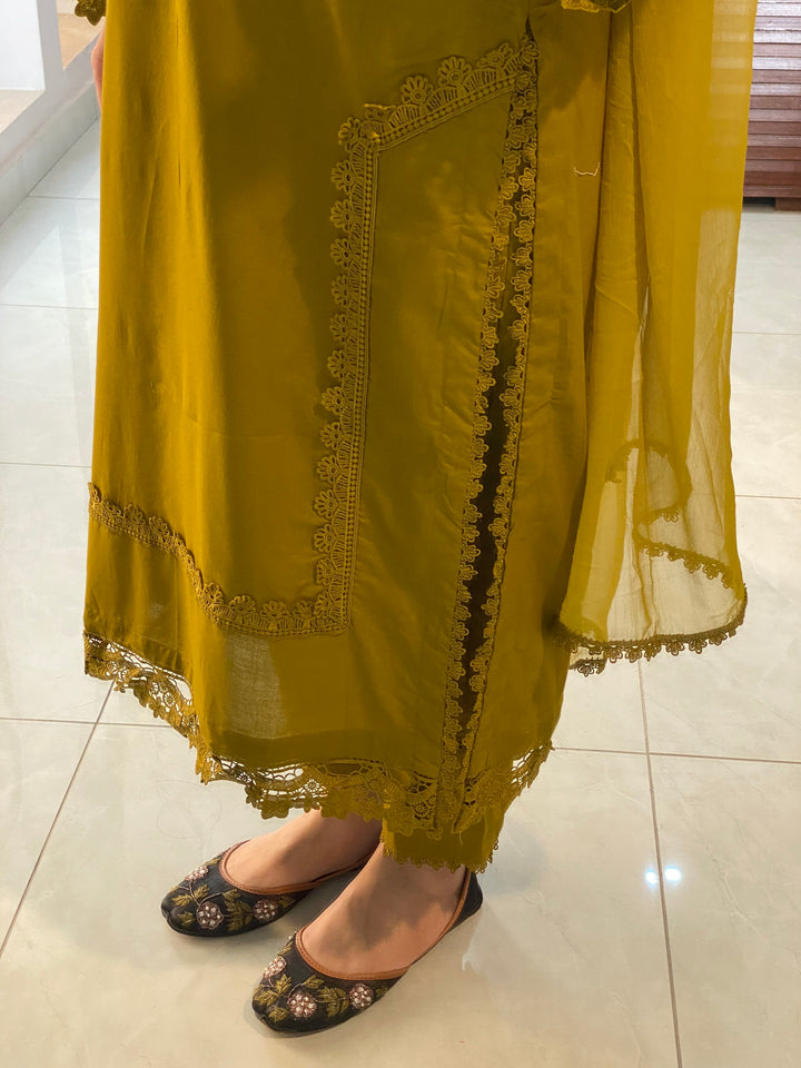 SHANAEL Pure Lawn Embroidered 3 Piece Dress – LF-SN-026