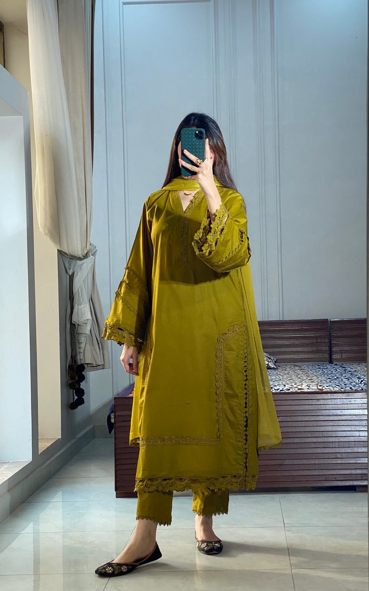 SHANAEL Pure Lawn Embroidered 3 Piece Dress – LF-SN-026