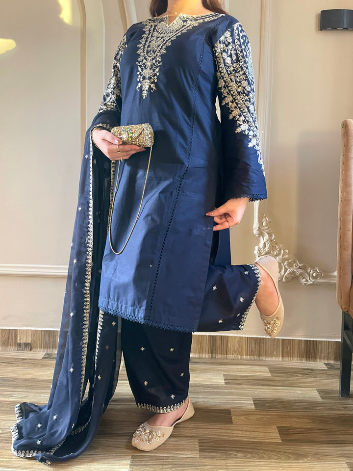 SHEELA Pure Lawn Embroidered 3 Piece Dress – LF-SL-032