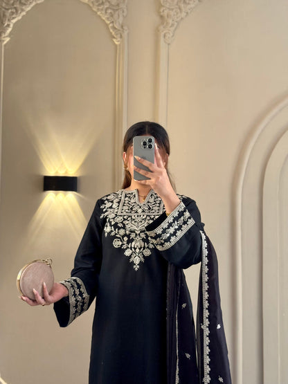 ZAROON Pure Lawn Embroidered 3 Piece Dress – LF-ZN-025