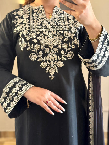 ZAROON Pure Lawn Embroidered 3 Piece Dress – LF-ZN-025