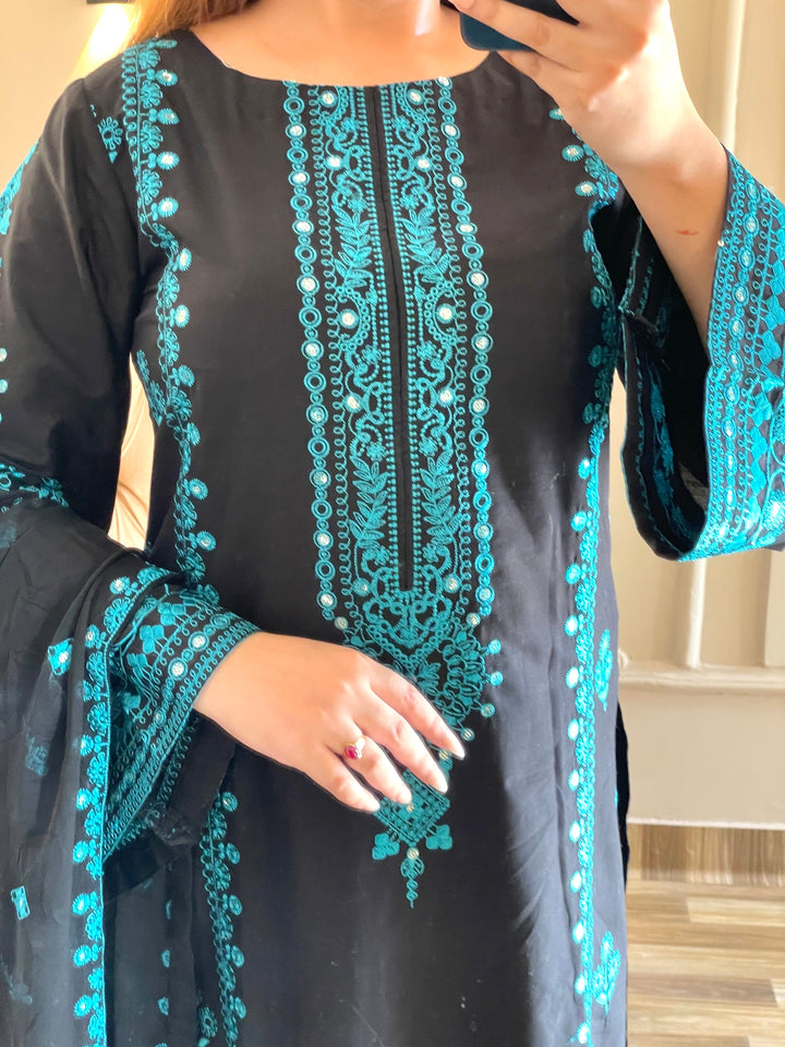 ZURAY Pure Lawn Embroidered 3 Piece Dress – LF-ZY-031